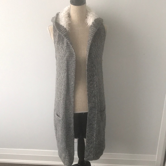 Fur hood long vest - Picture 1 of 4